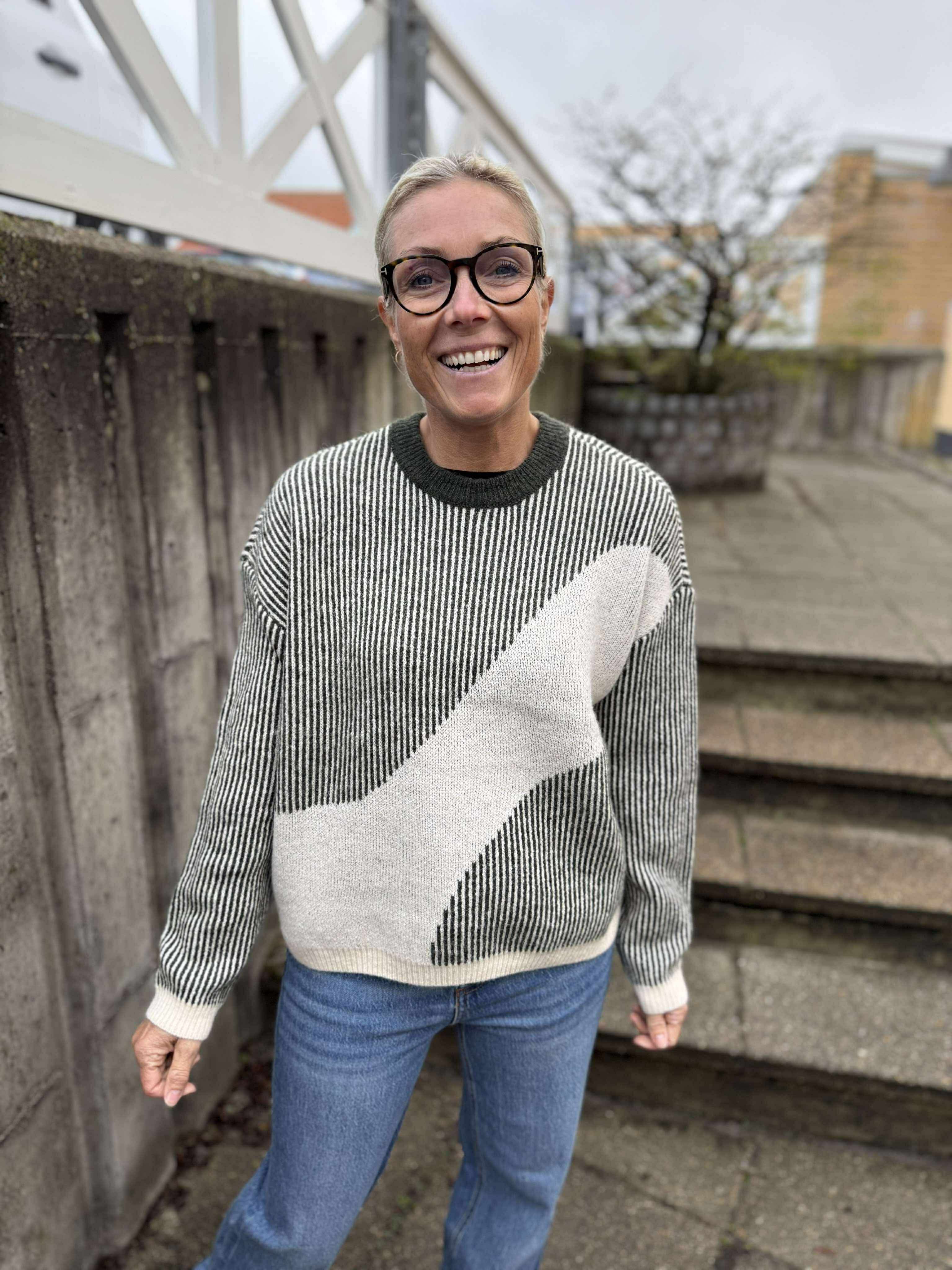 PCLINNA Pullover - Darkest Spruce